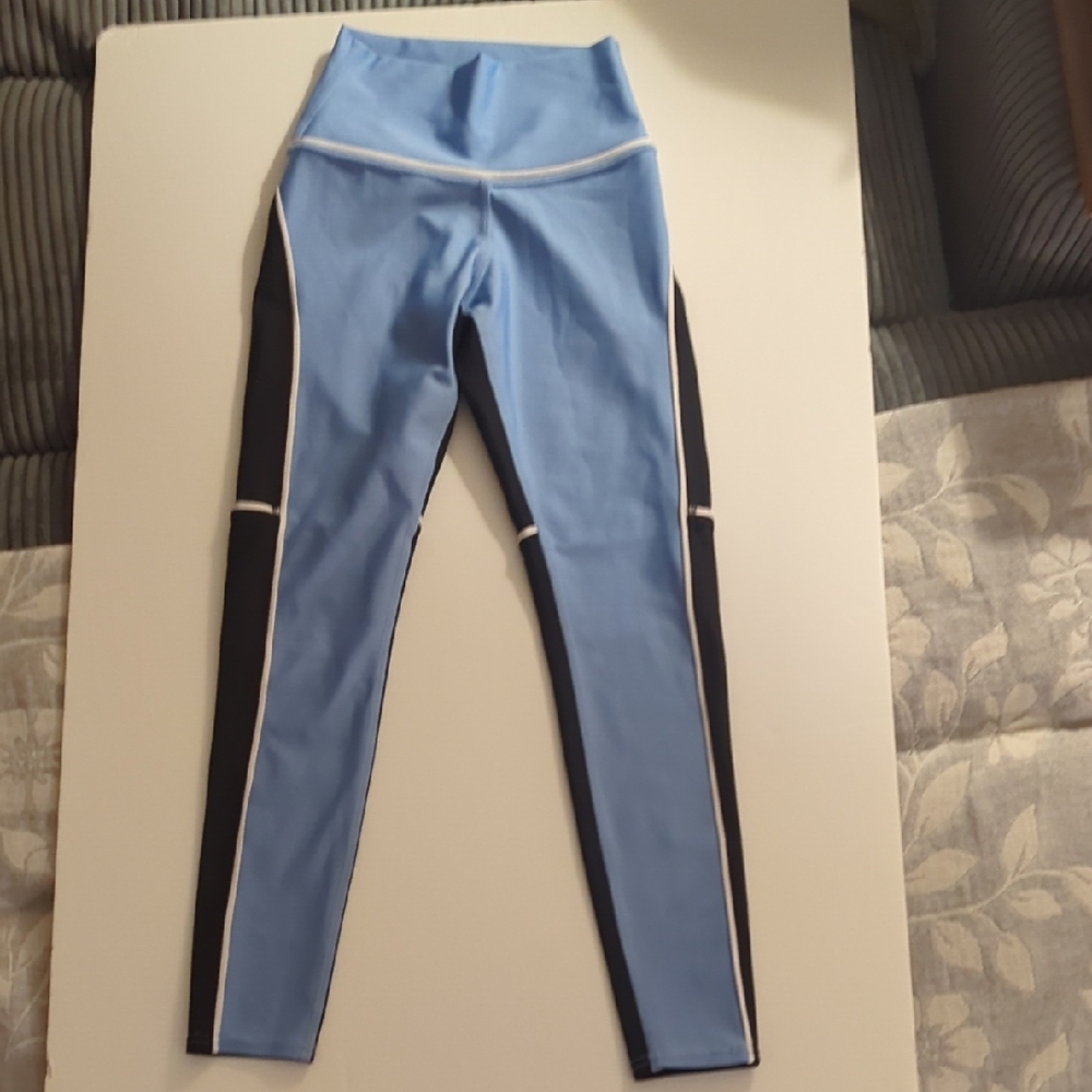 ALO Yoga Blue And Black Leggings With White Piping